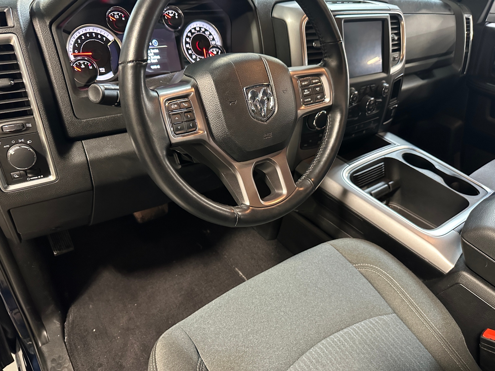 Thumbnail: 2022 RAM 1500 Classic - 3