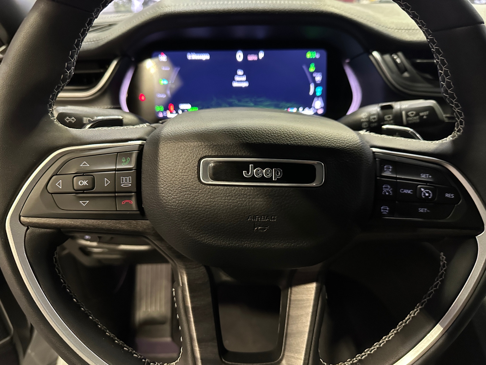 Thumbnail: 2024 Jeep Grand Cherokee - 4