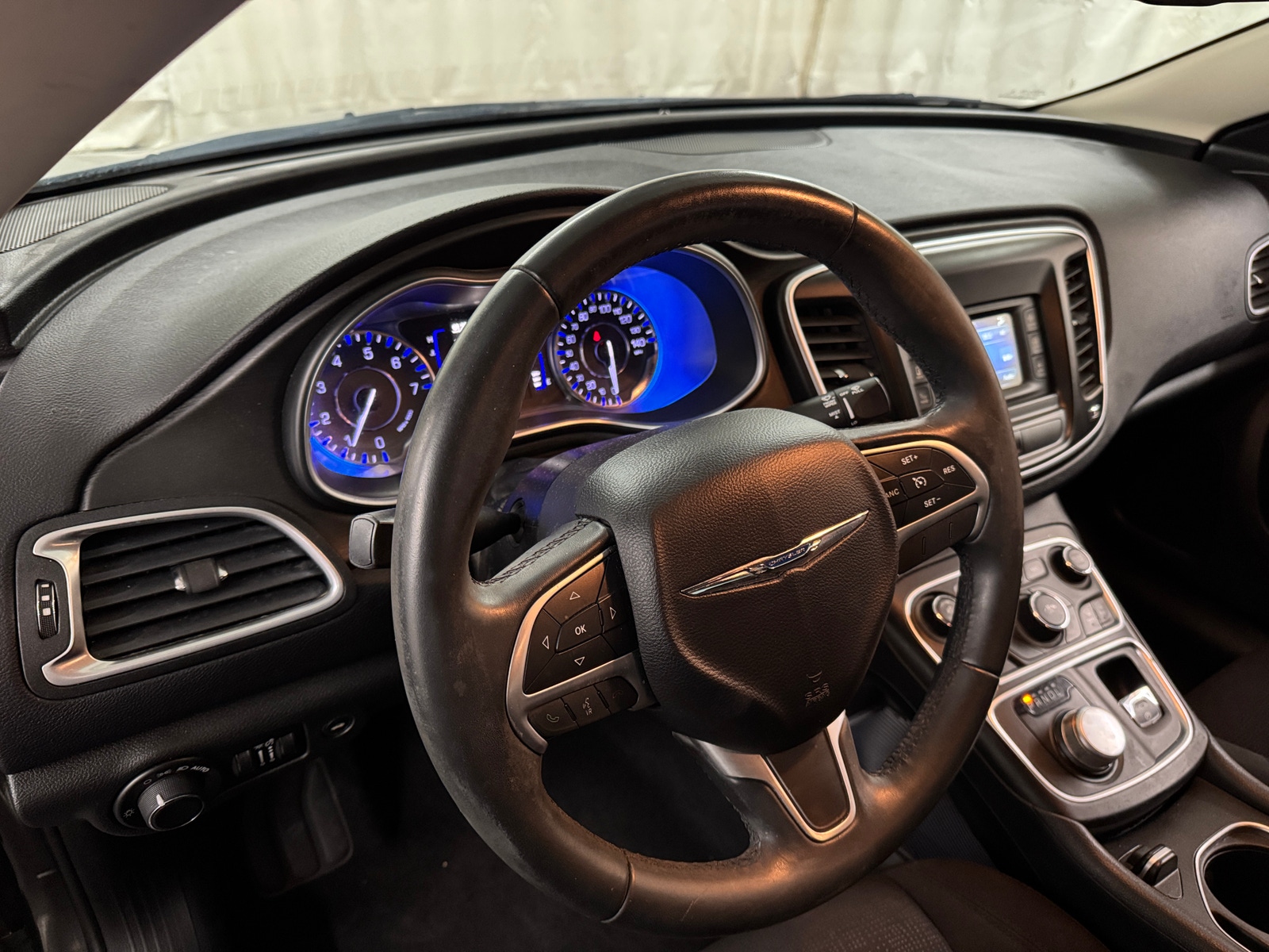 Thumbnail: 2015 Chrysler 200 - 3