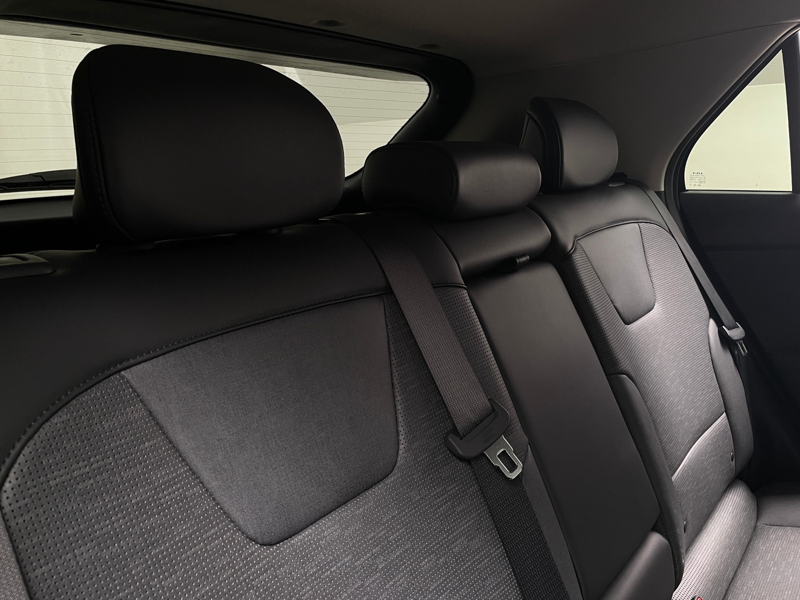 Thumbnail: 2023 Kia Niro - 5