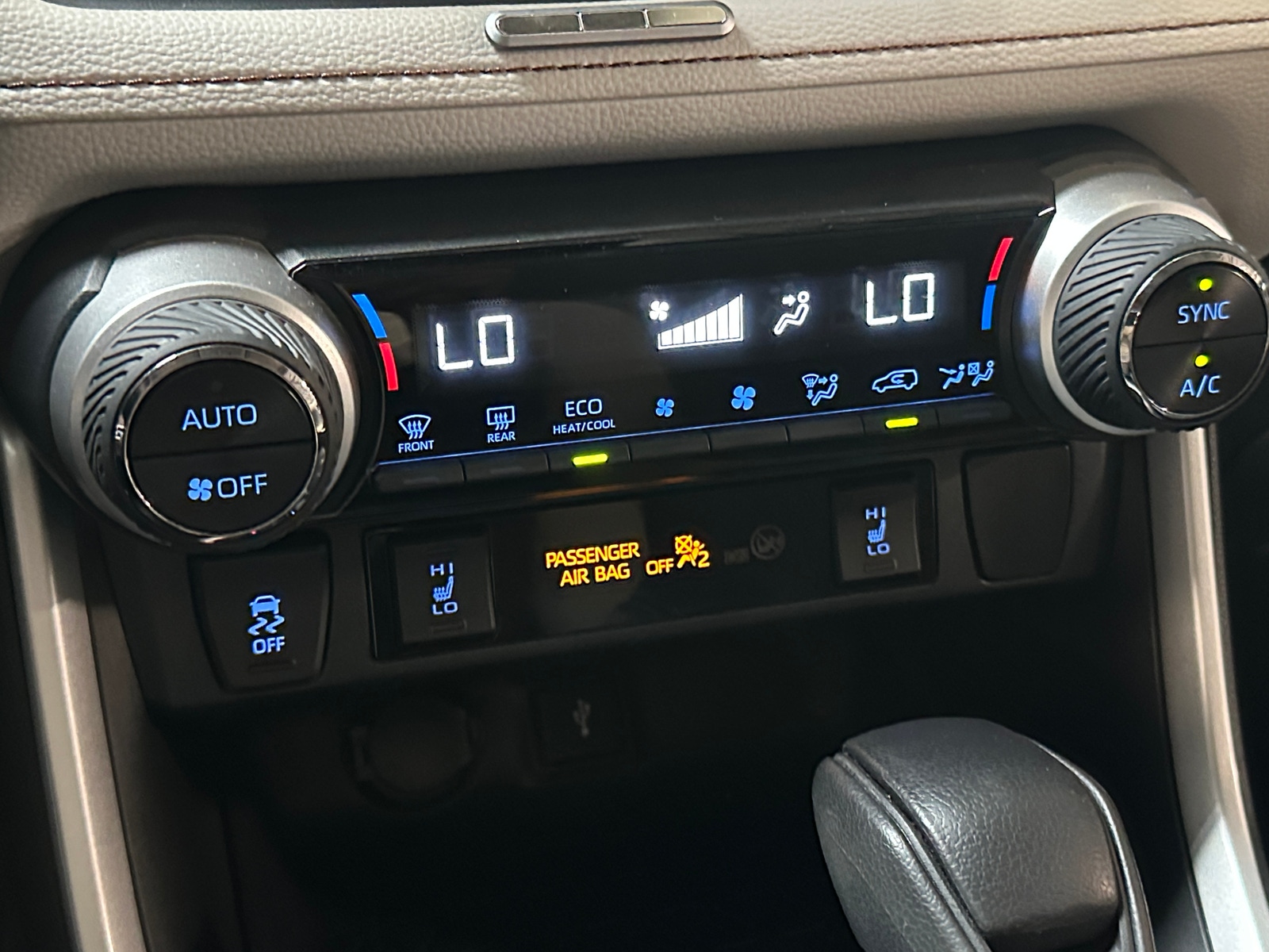 Thumbnail: 2021 Toyota RAV4 - 4