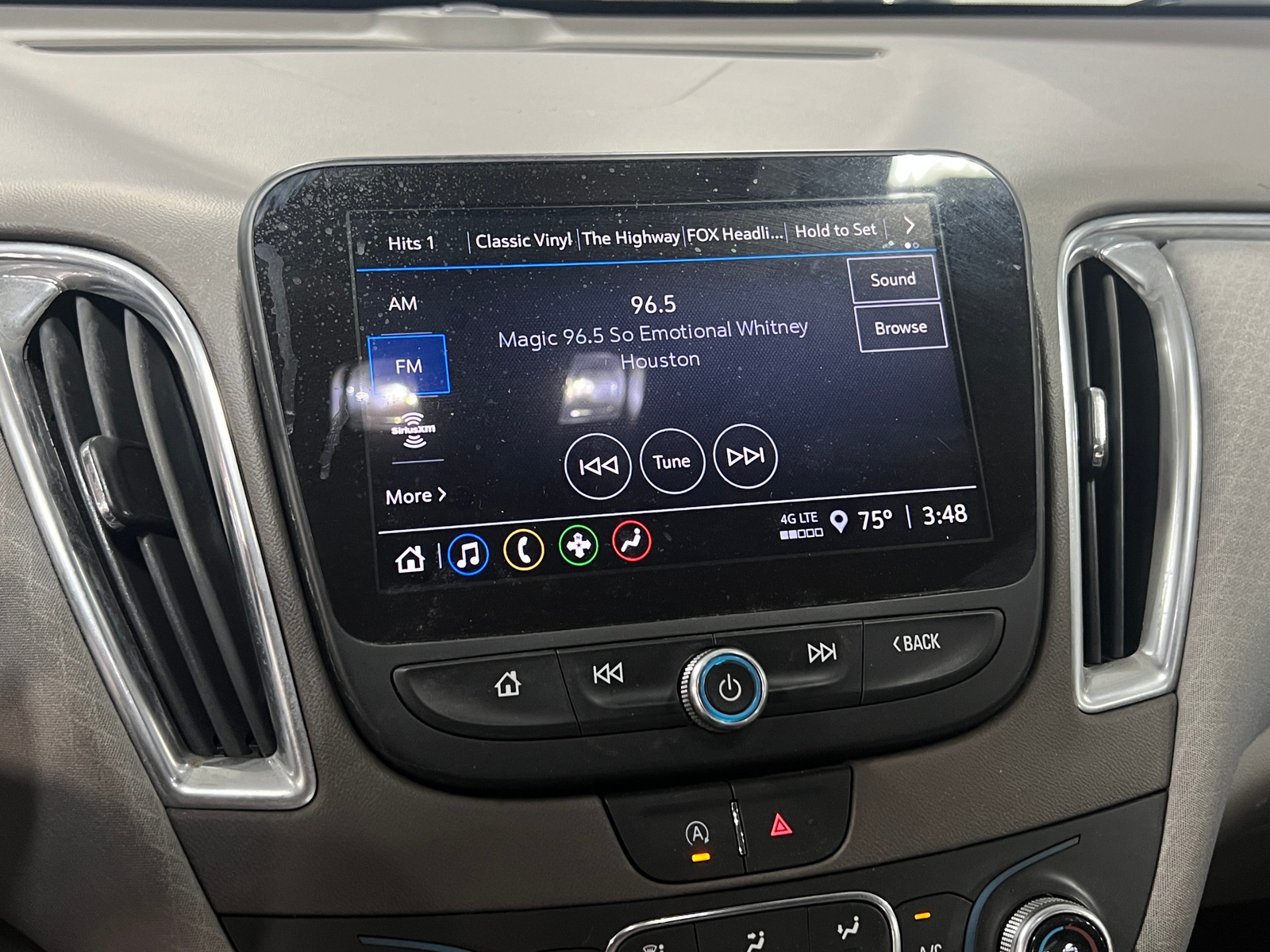 Thumbnail: 2021 Chevrolet Malibu - 4