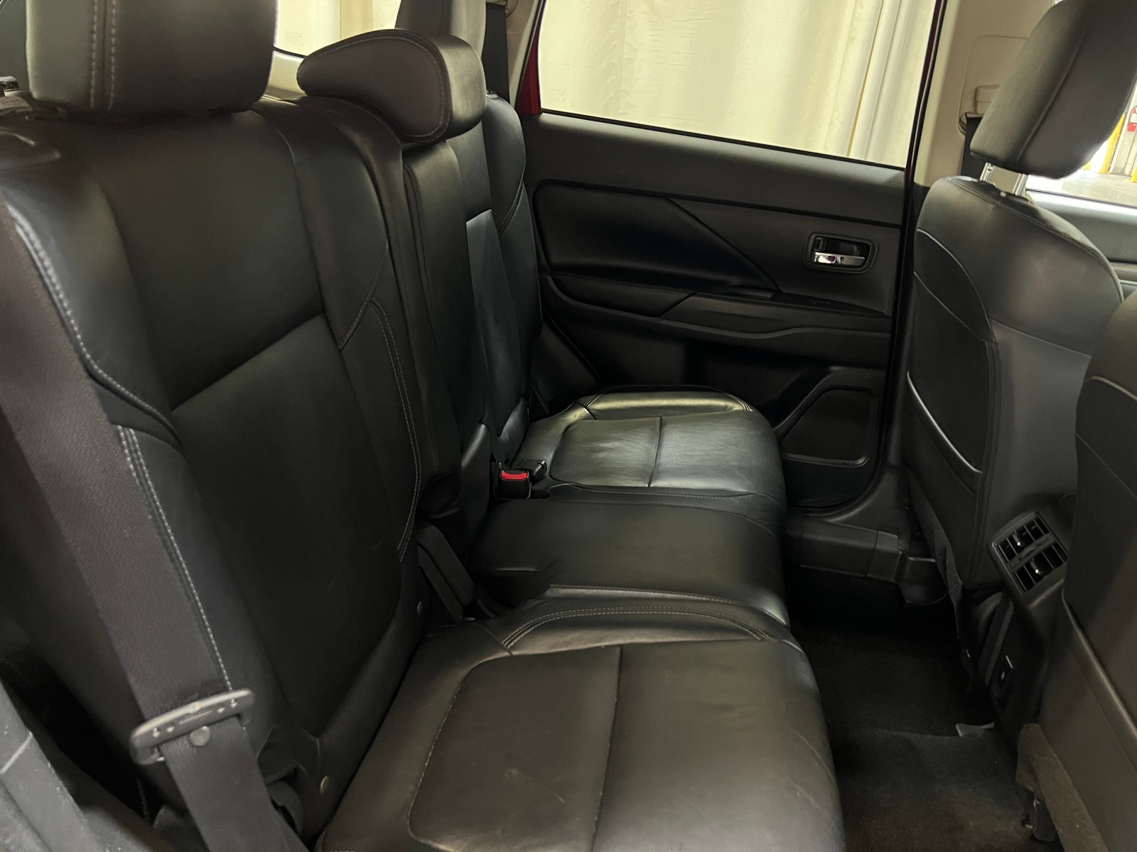 Thumbnail: 2020 Mitsubishi Outlander - 5