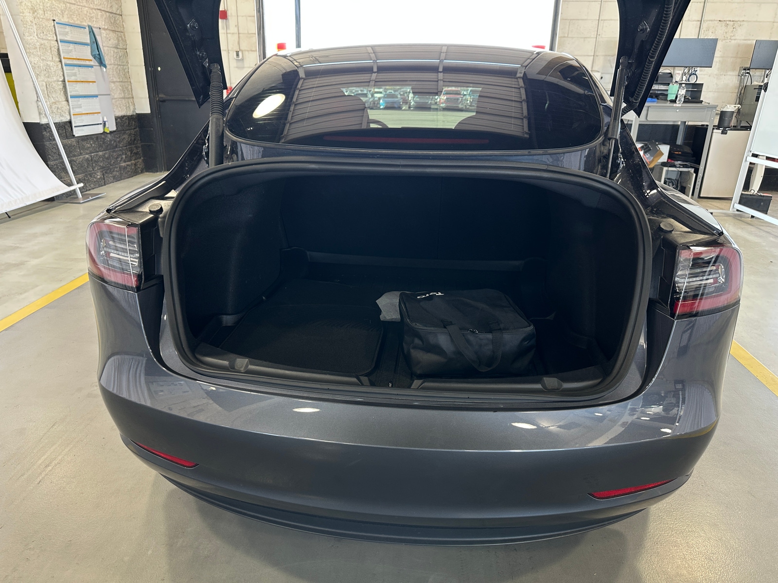 Thumbnail: 2023 Tesla Model 3 - 6