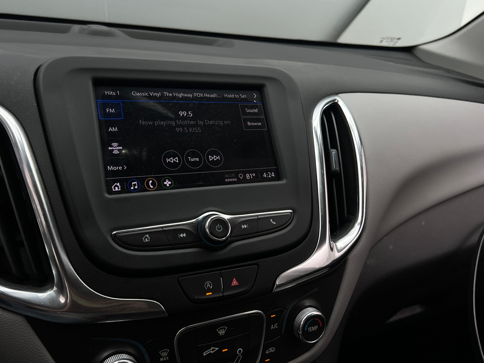 Thumbnail: 2024 Chevrolet Equinox - 4