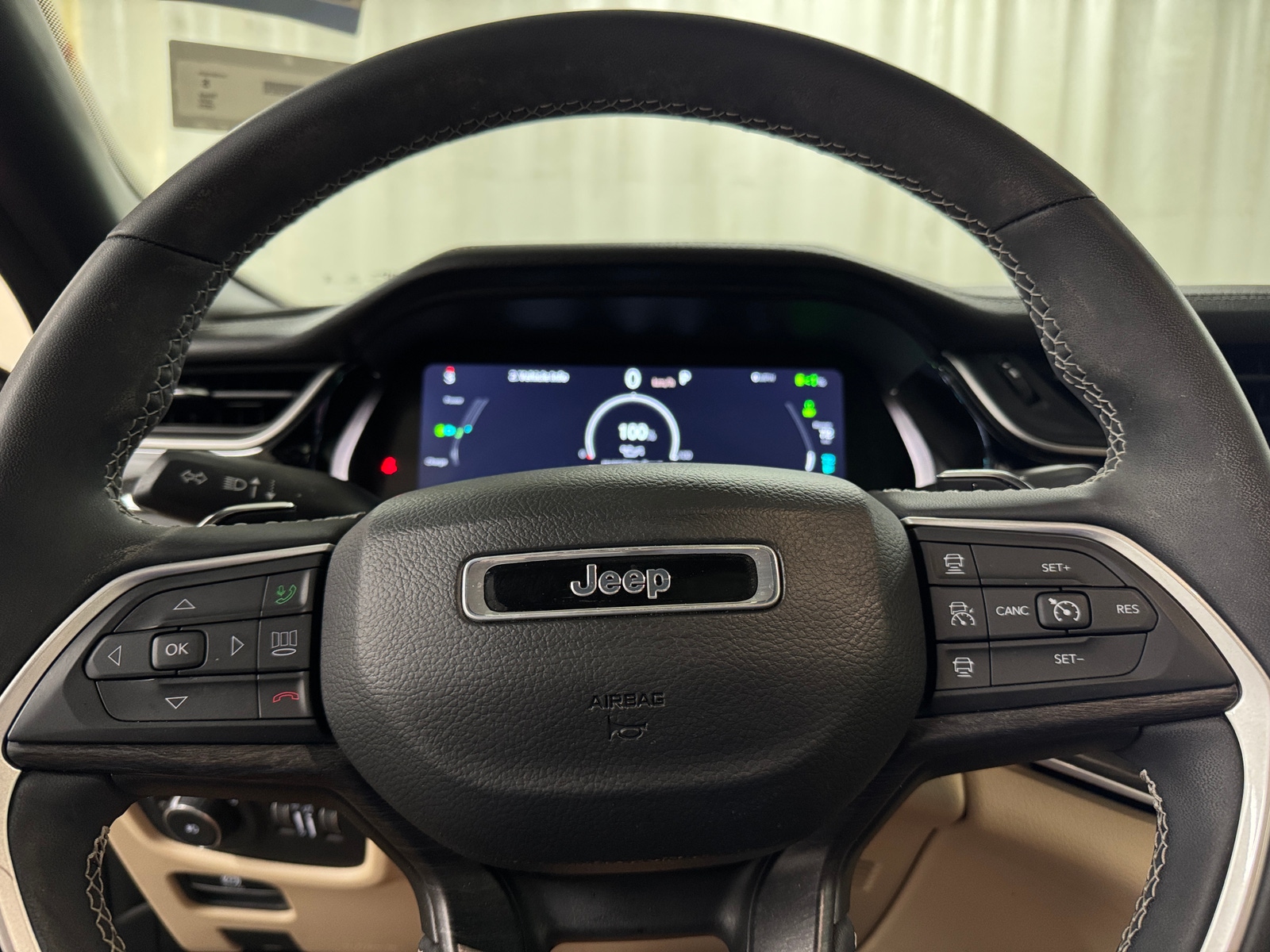 Thumbnail: 2023 Jeep Grand Cherokee - 4
