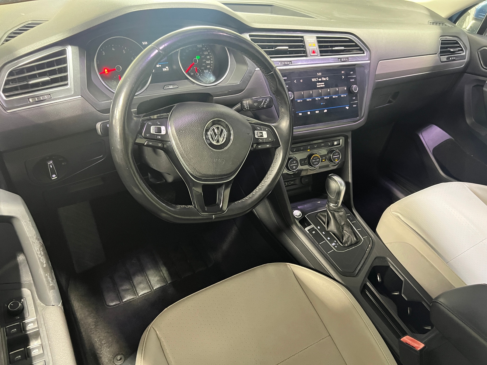 Thumbnail: 2018 Volkswagen Tiguan - 2