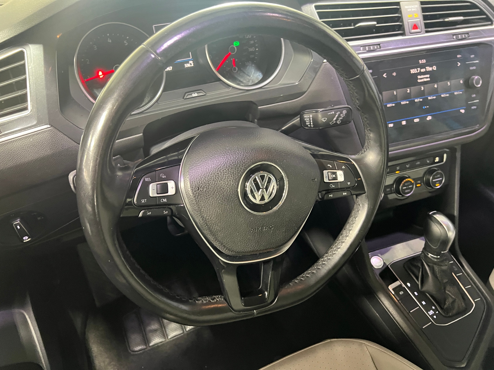 Thumbnail: 2018 Volkswagen Tiguan - 4