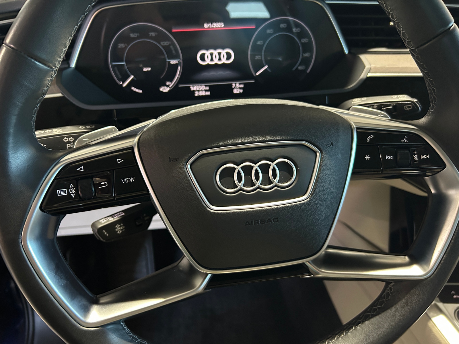 Thumbnail: 2022 Audi e-tron - 4