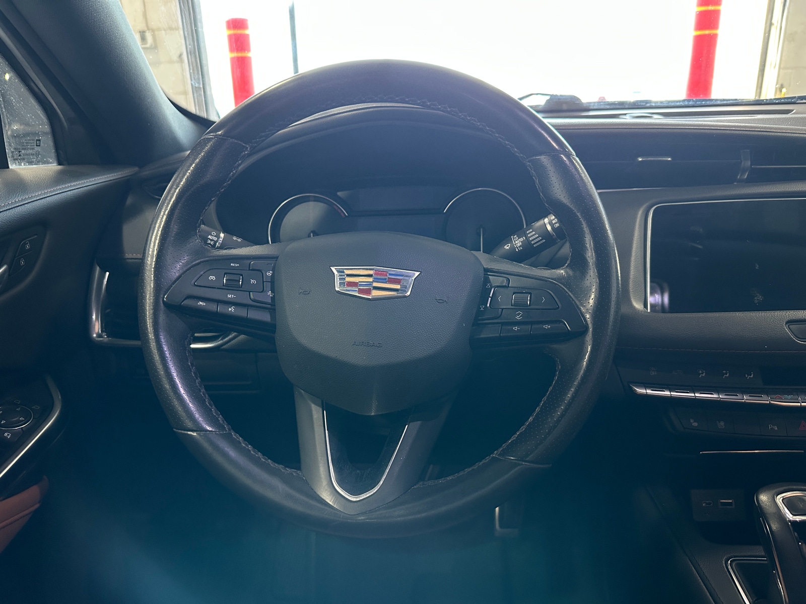 Thumbnail: 2019 Cadillac XT4 - 4