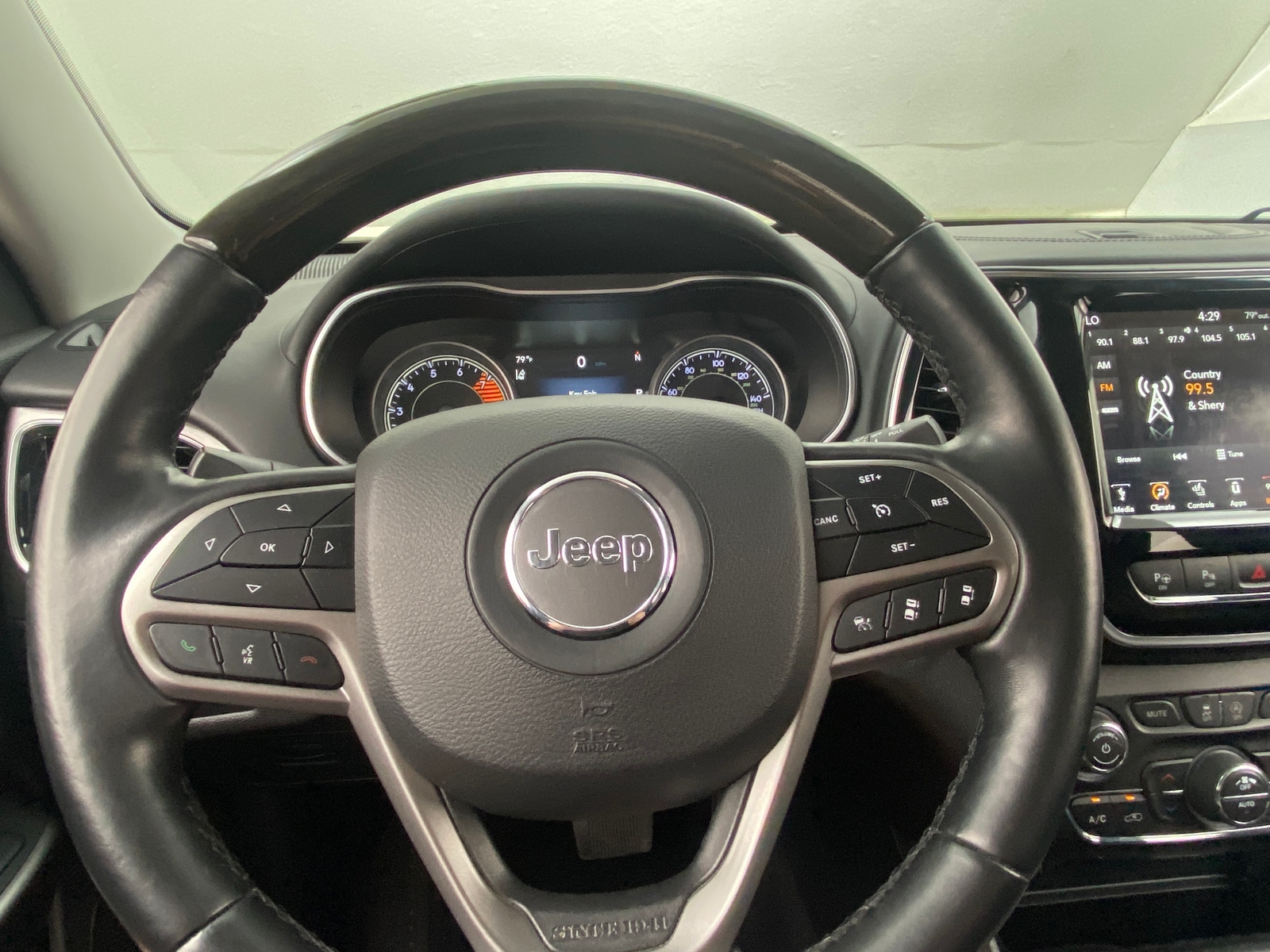 Thumbnail: 2019 Jeep Cherokee - 4