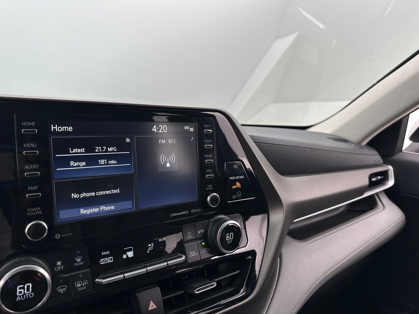 Thumbnail: 2022 Toyota Highlander - 3