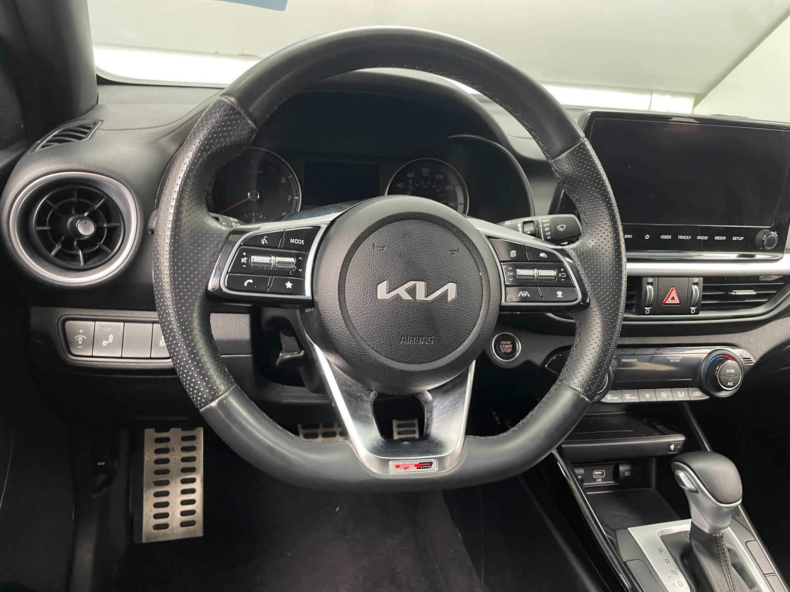 Thumbnail: 2023 Kia Forte - 5