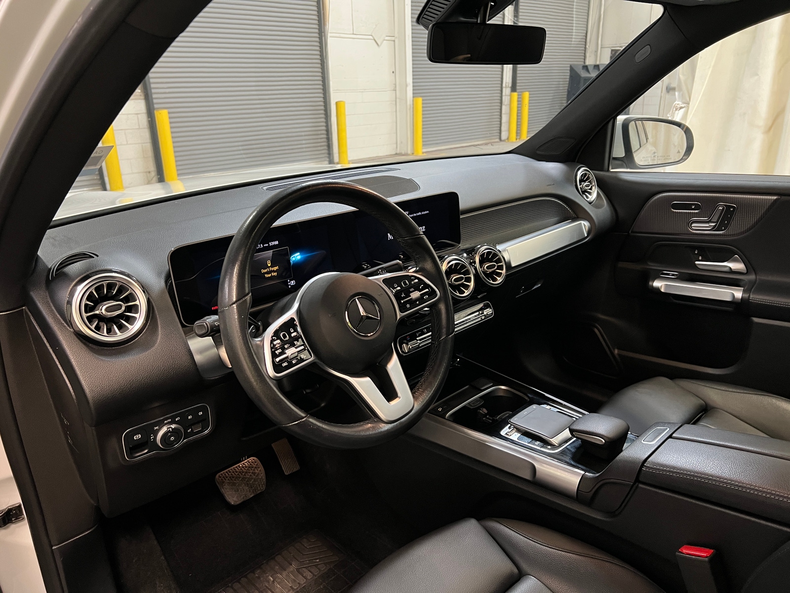 Thumbnail: 2020 Mercedes-Benz GLB - 2