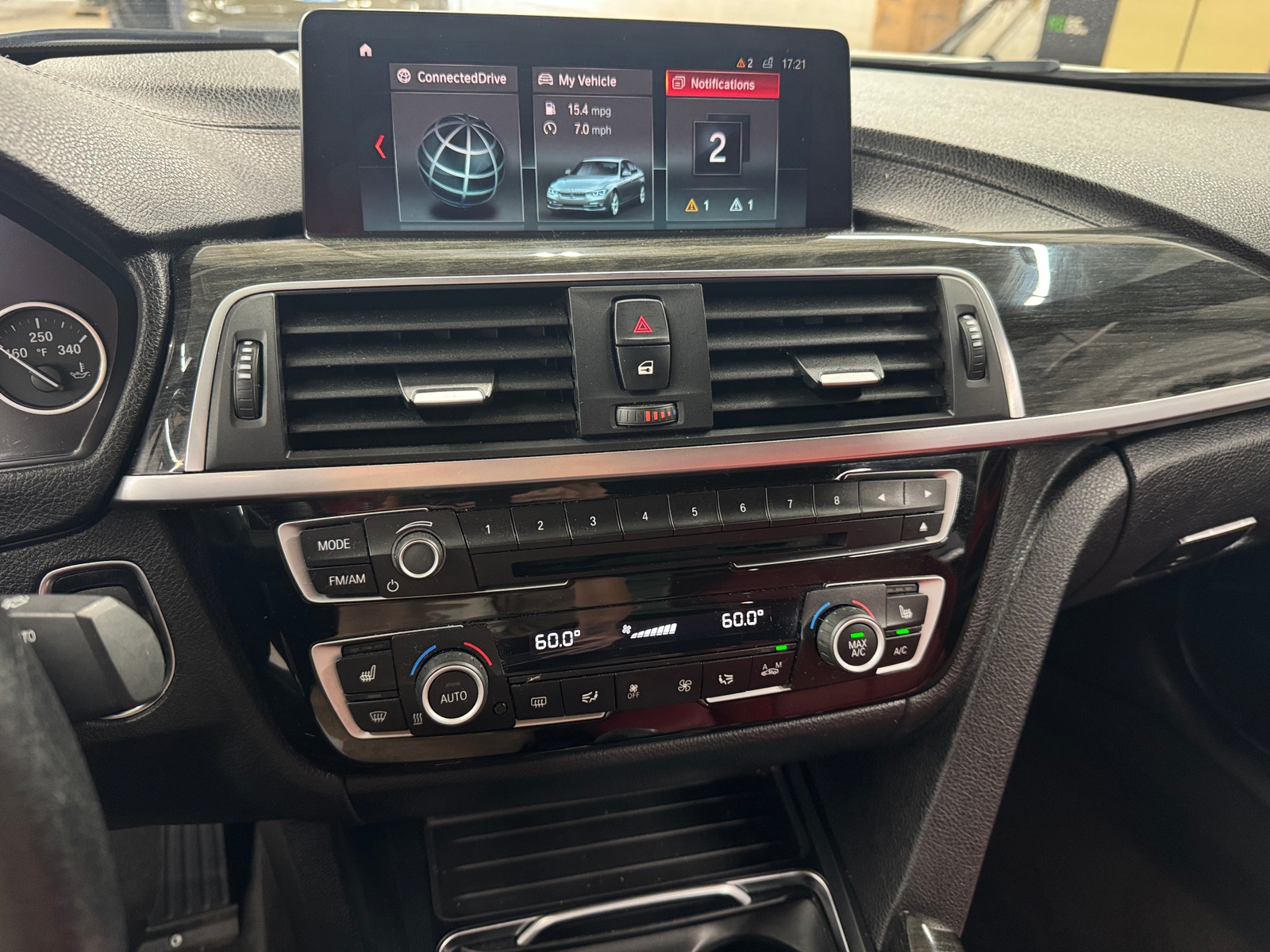 Thumbnail: 2018 BMW 3 Series - 3