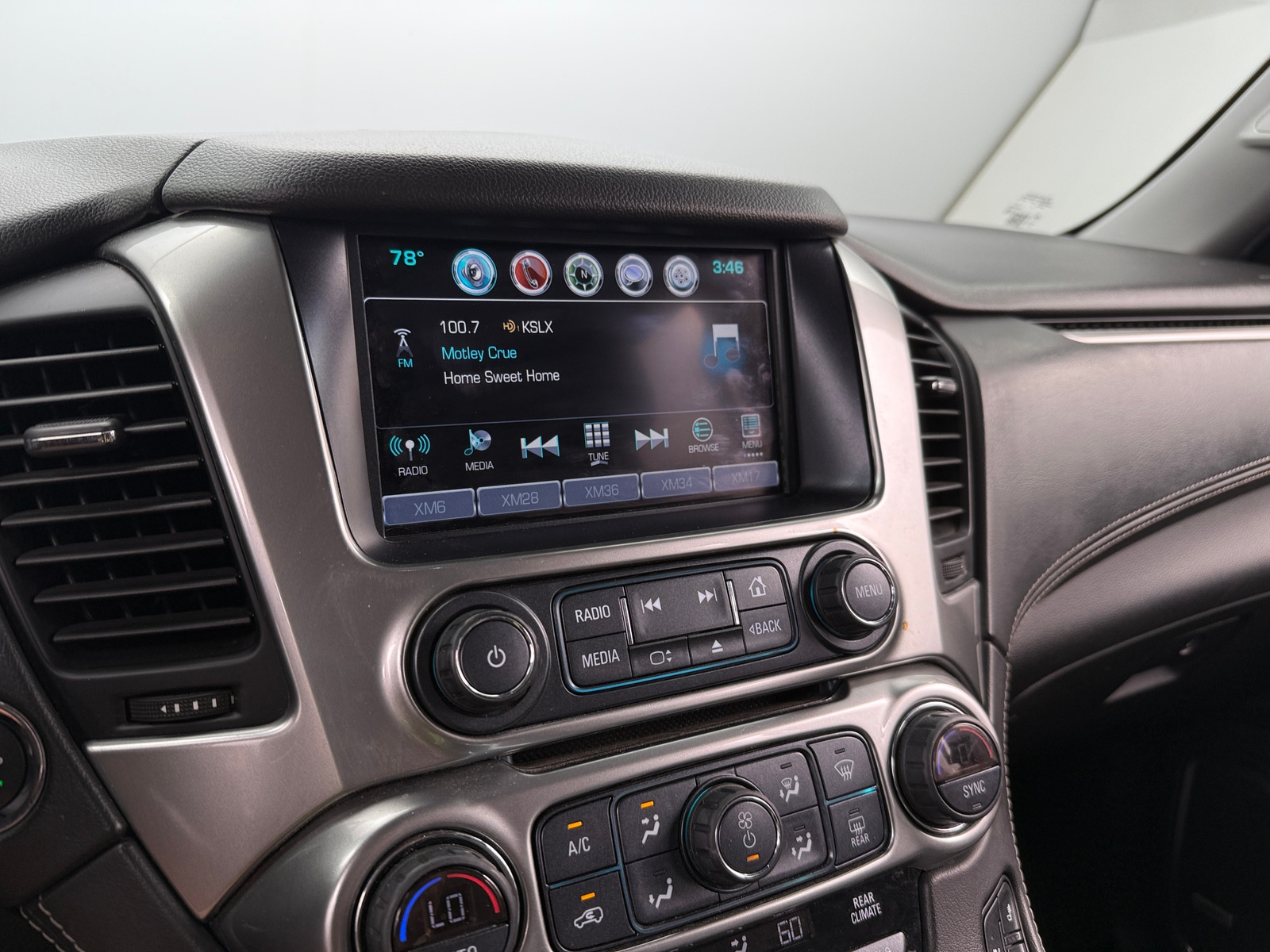 Thumbnail: 2018 Chevrolet Tahoe - 3