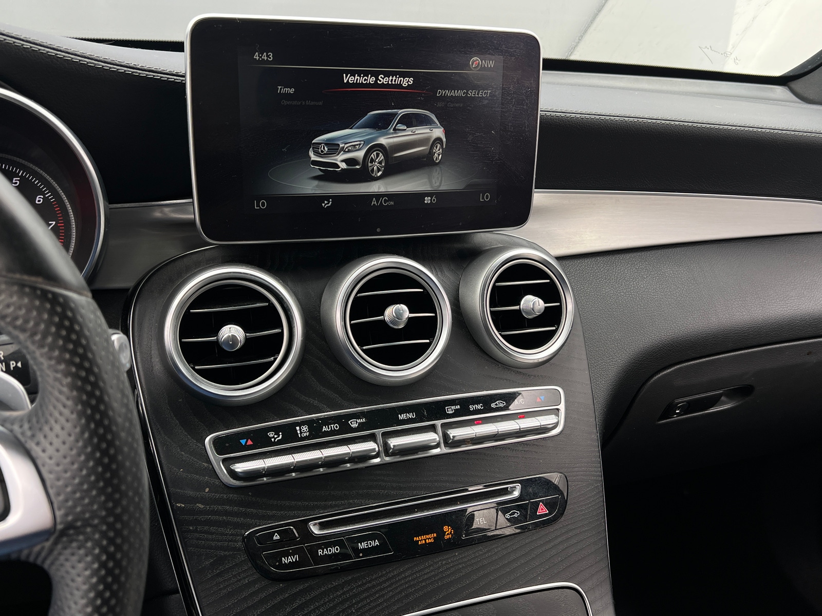 Thumbnail: 2017 Mercedes-Benz GLC - 3