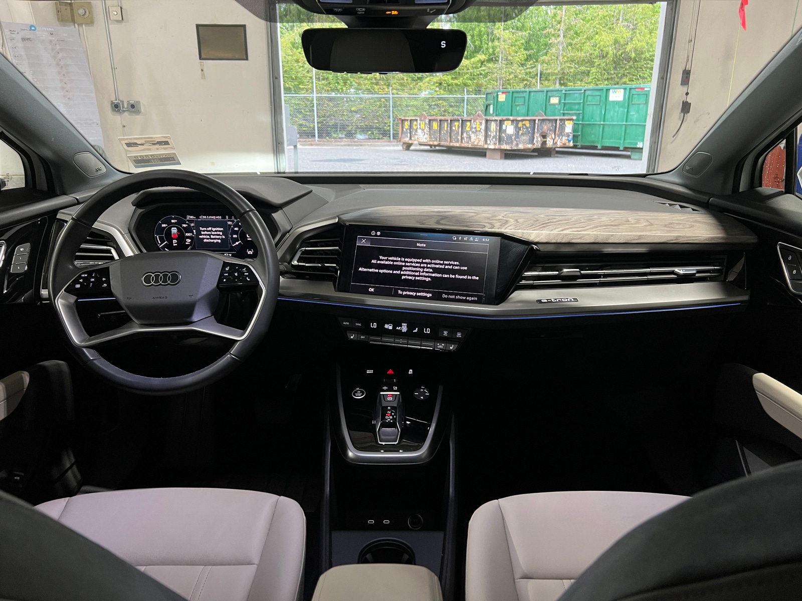 Thumbnail: 2023 Audi Q4 e-tron - 2