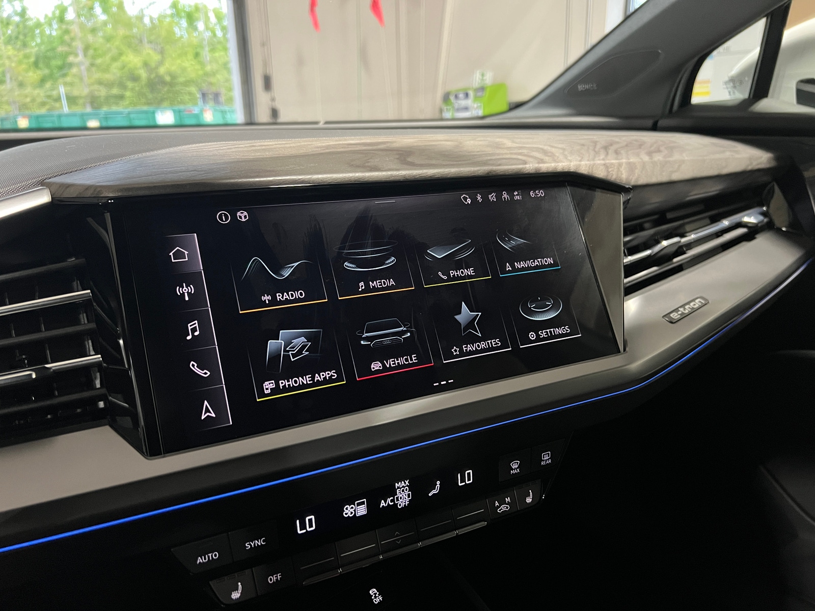 Thumbnail: 2023 Audi Q4 e-tron - 3