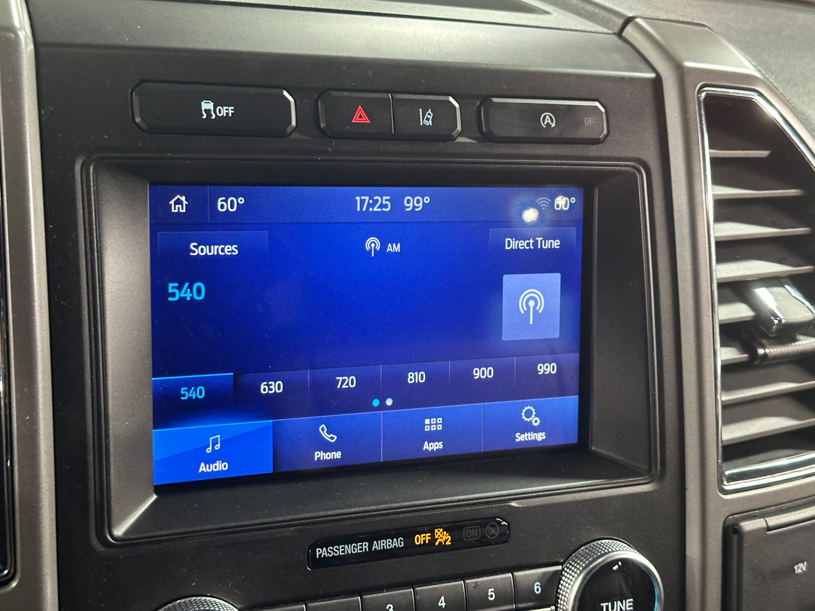Thumbnail: 2020 Ford Expedition - 4