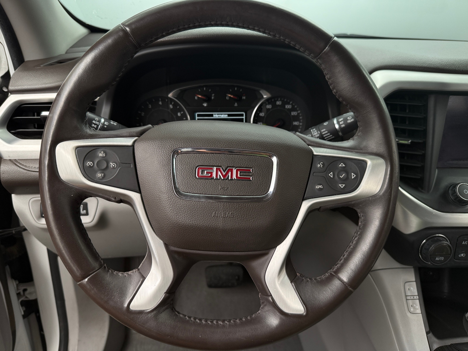 Thumbnail: 2017 GMC Acadia - 4
