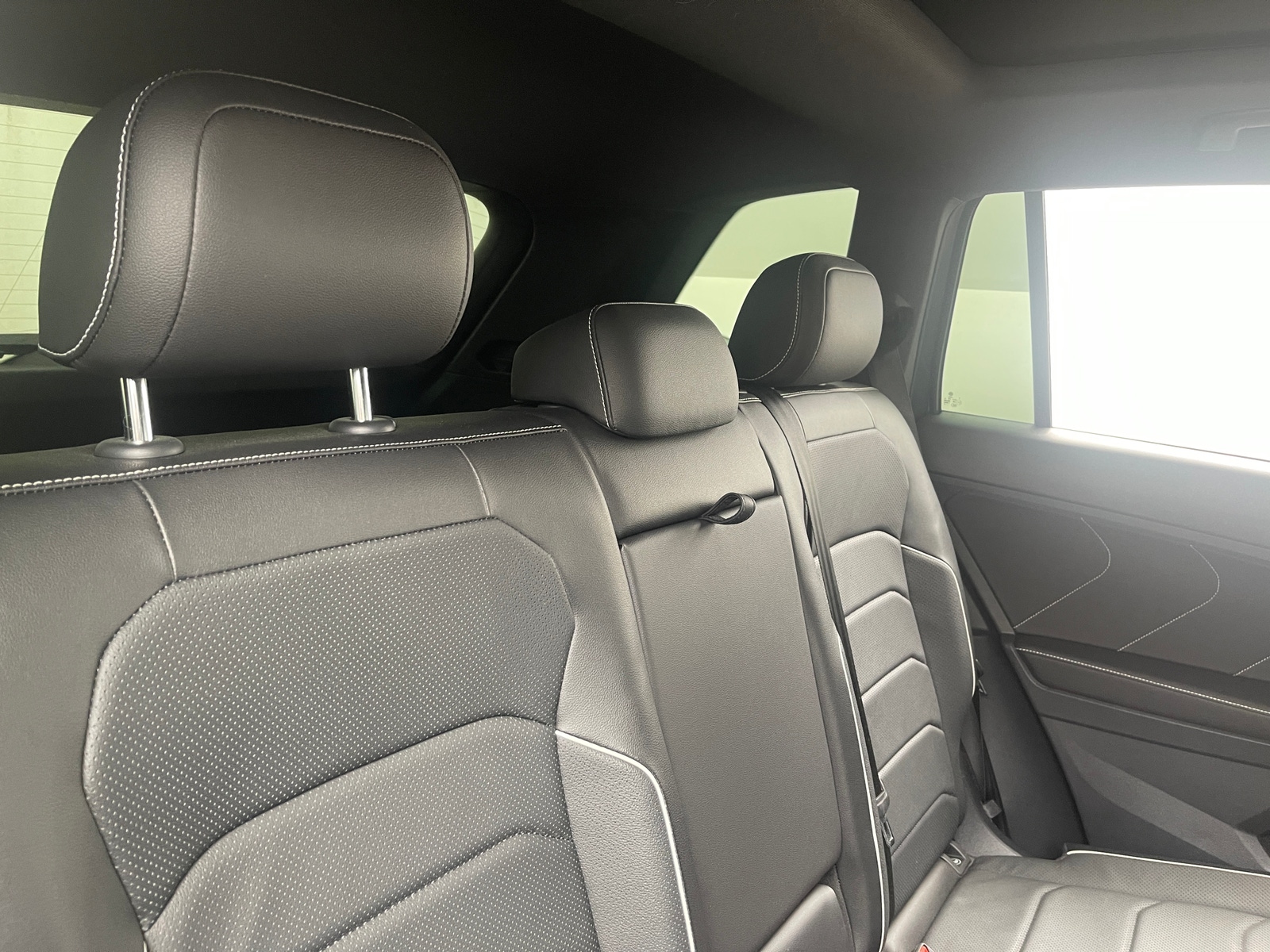 Thumbnail: 2022 Volkswagen Tiguan - 5