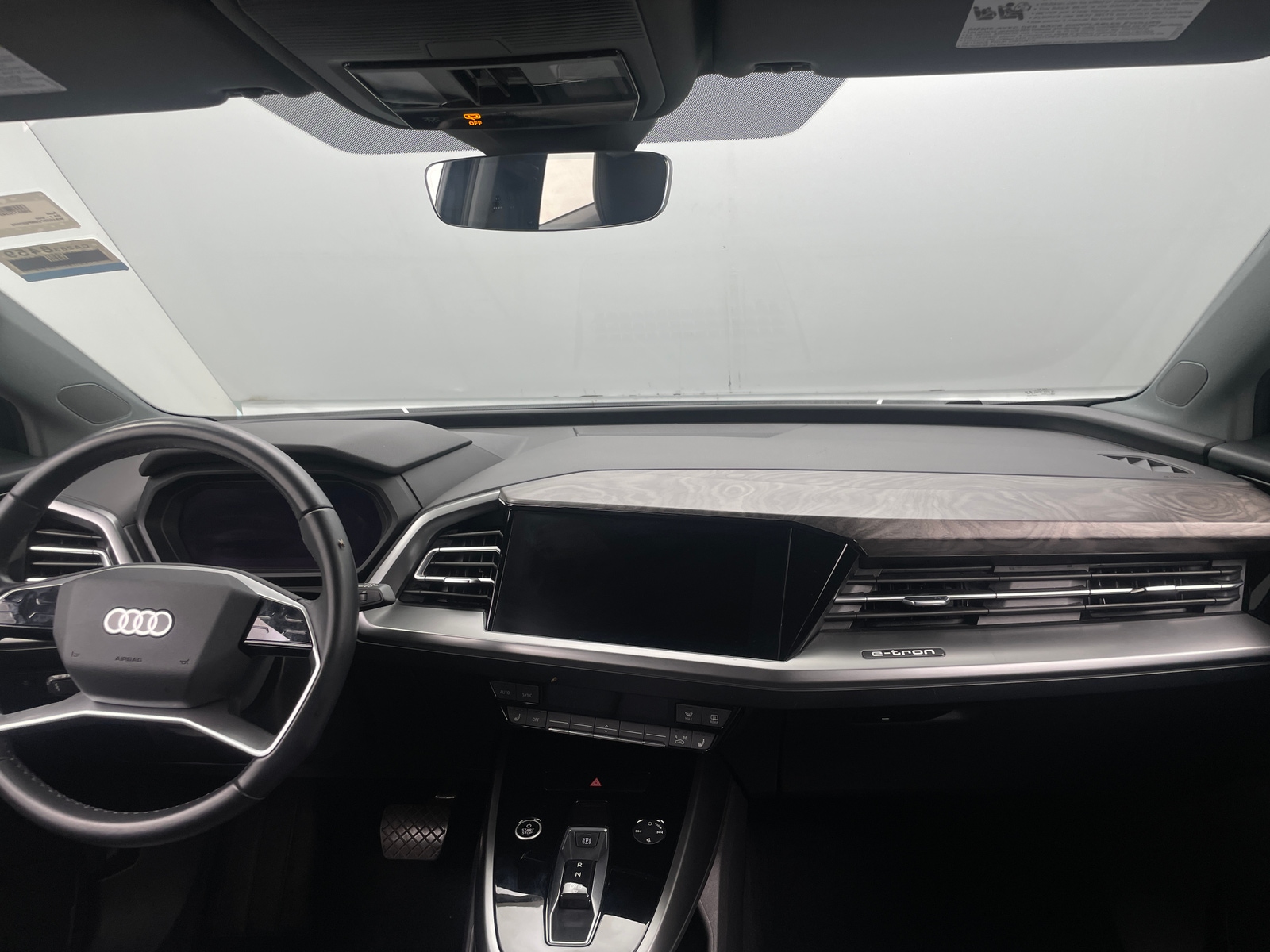 Thumbnail: 2022 Audi Q4 e-tron - 2