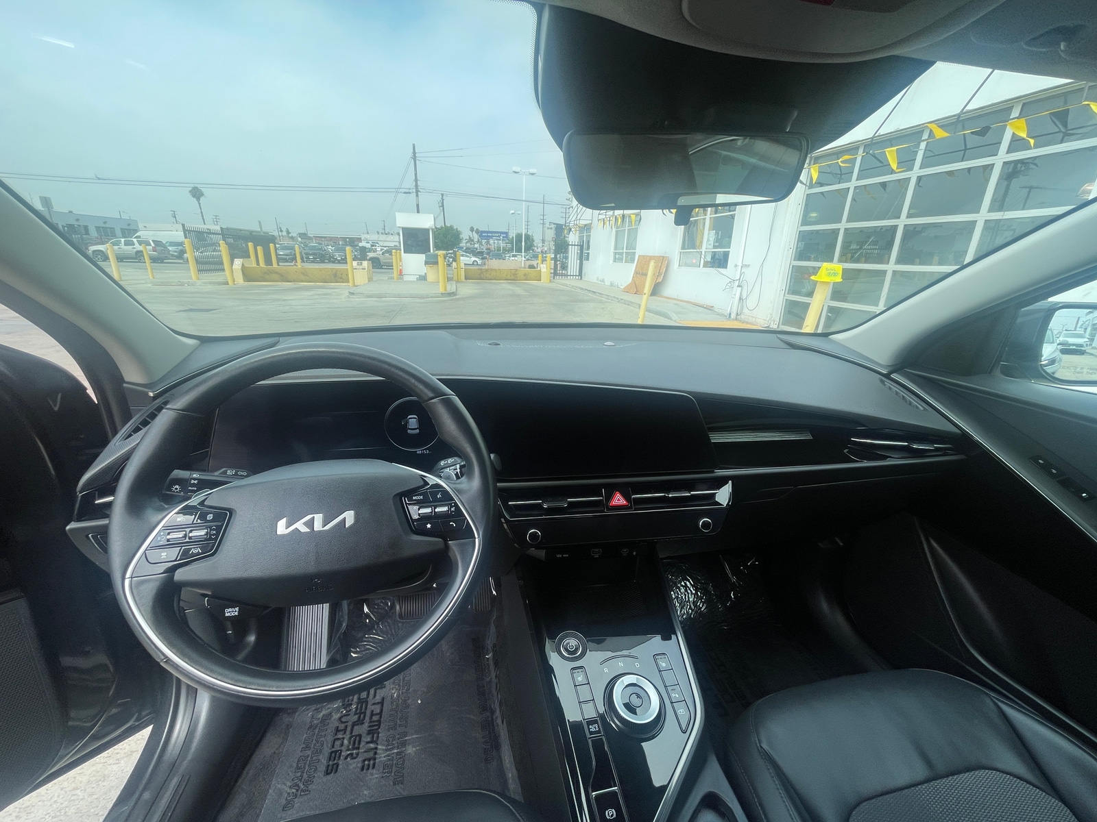 Thumbnail: 2023 Kia Niro - 3