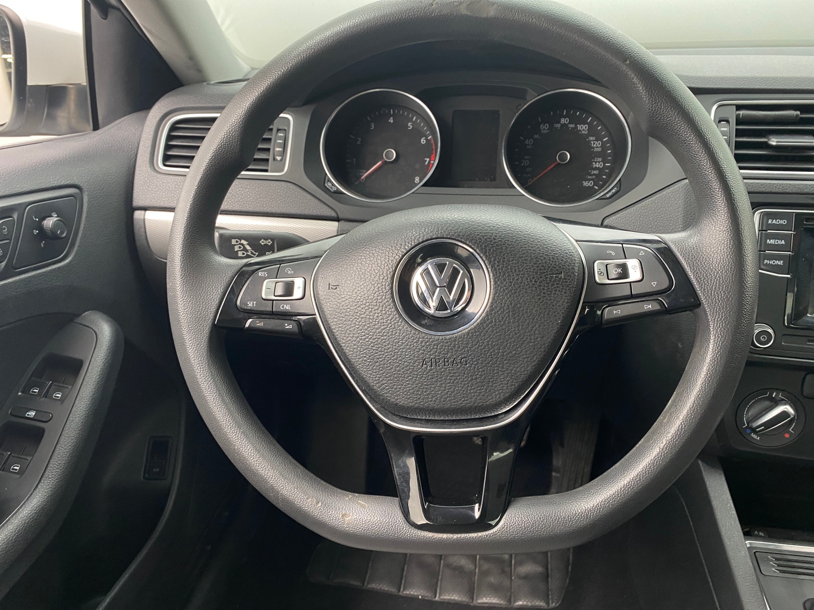 Thumbnail: 2017 Volkswagen Jetta - 5