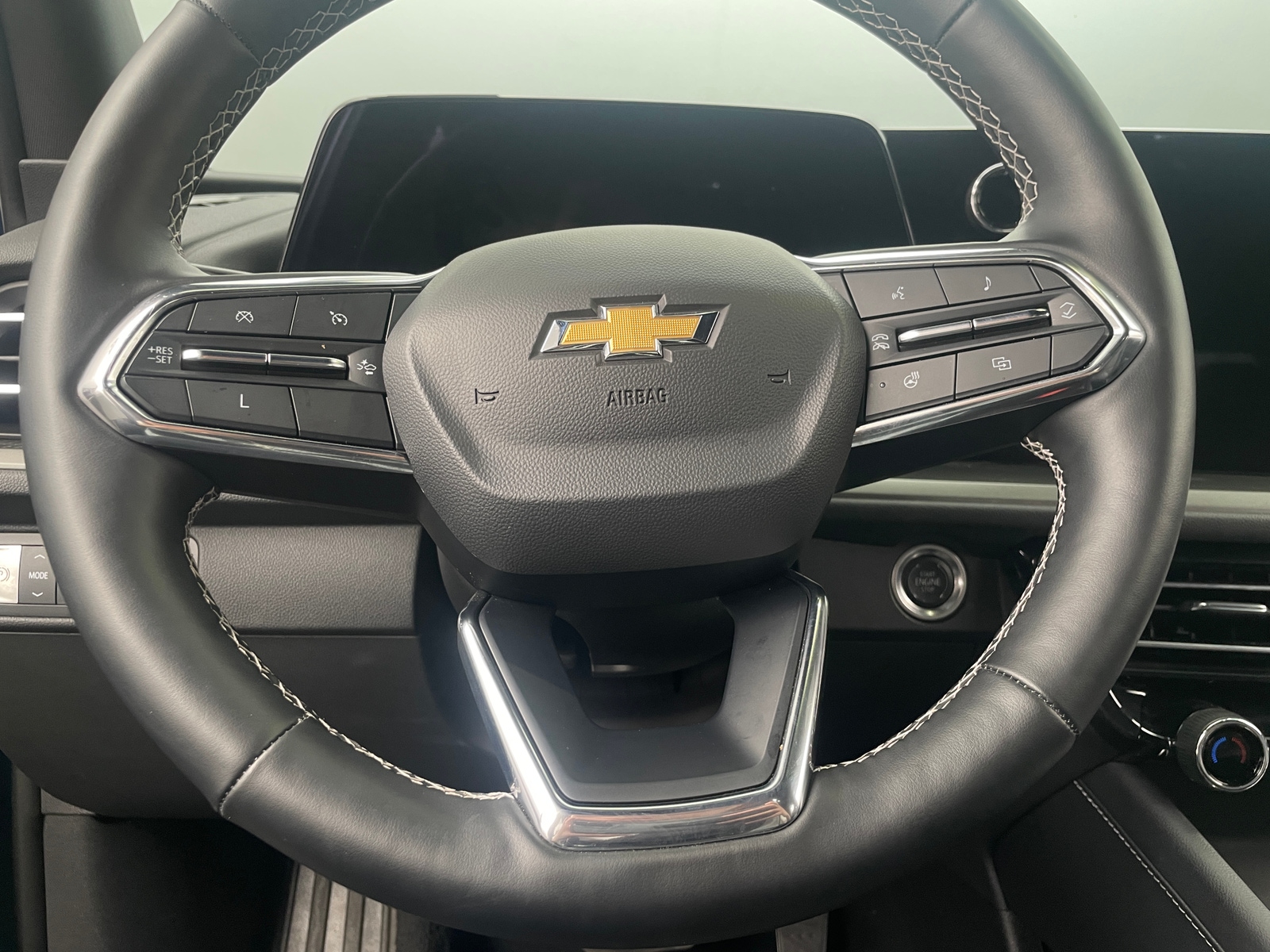 Thumbnail: 2025 Chevrolet Traverse - 5