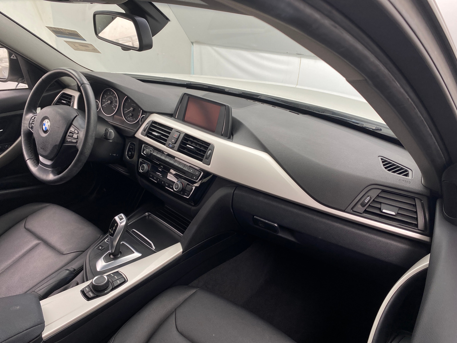 Thumbnail: 2018 BMW 3 Series - 2