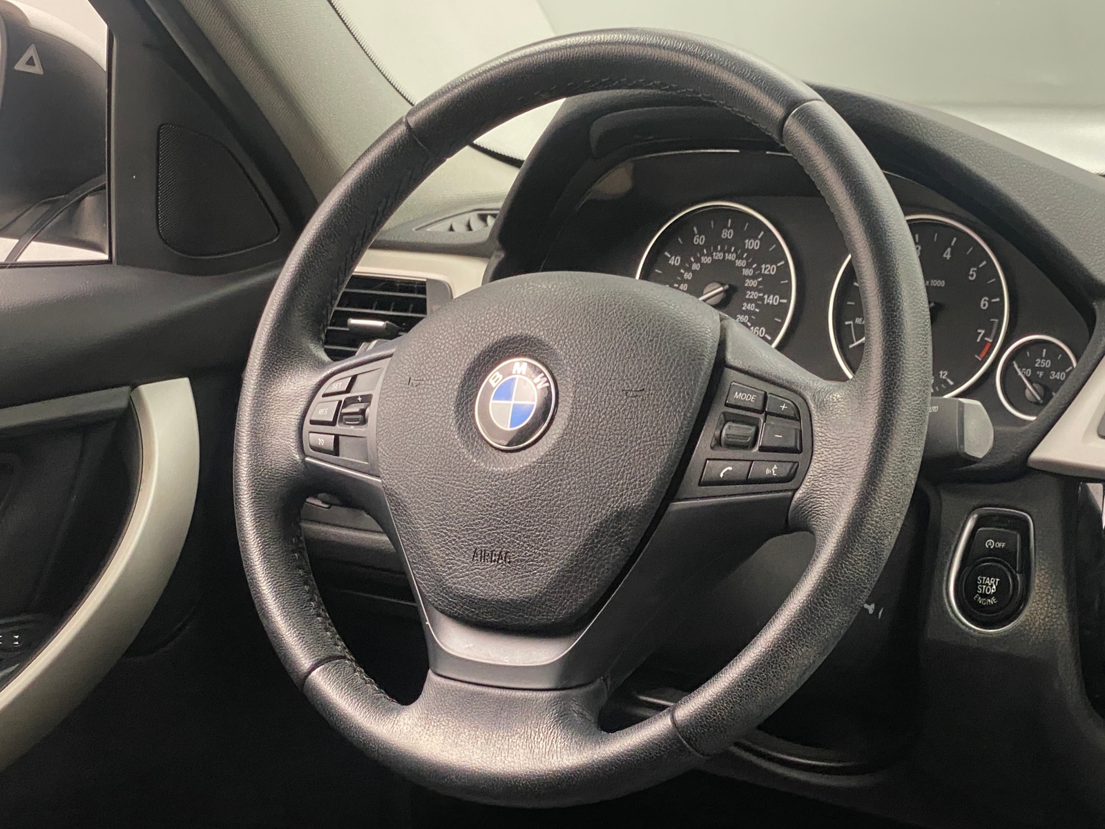 Thumbnail: 2018 BMW 3 Series - 4