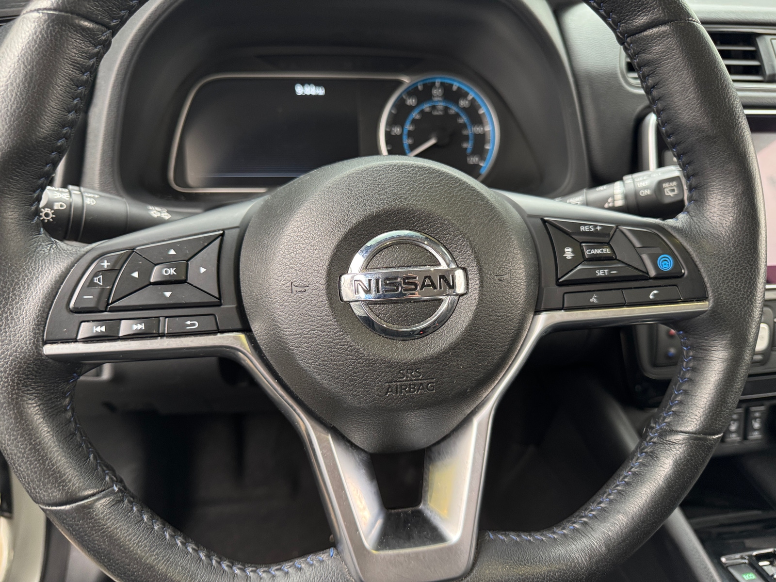 Thumbnail: 2022 Nissan Leaf - 4