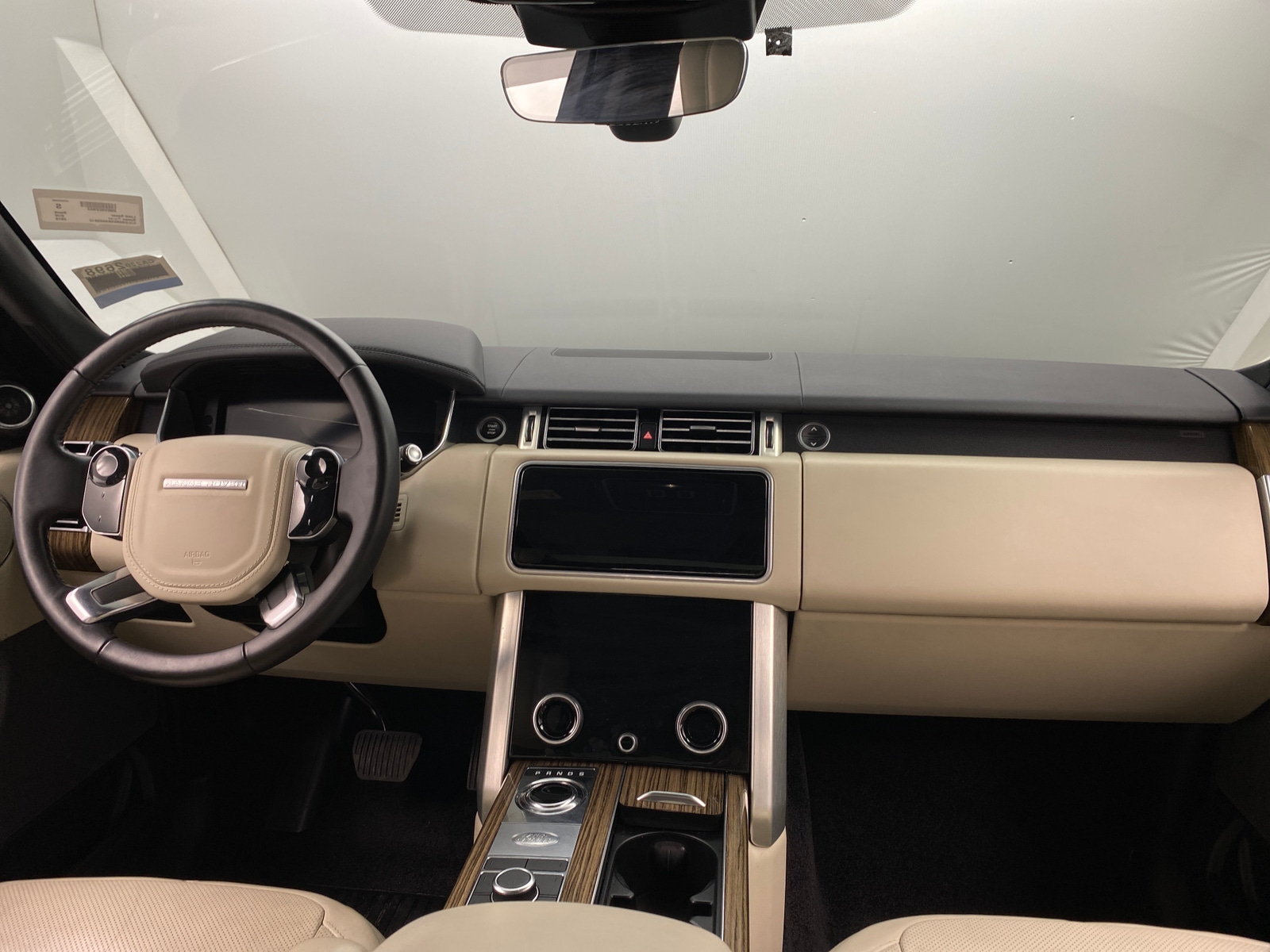 Thumbnail: 2019 Land Rover Range Rover - 2
