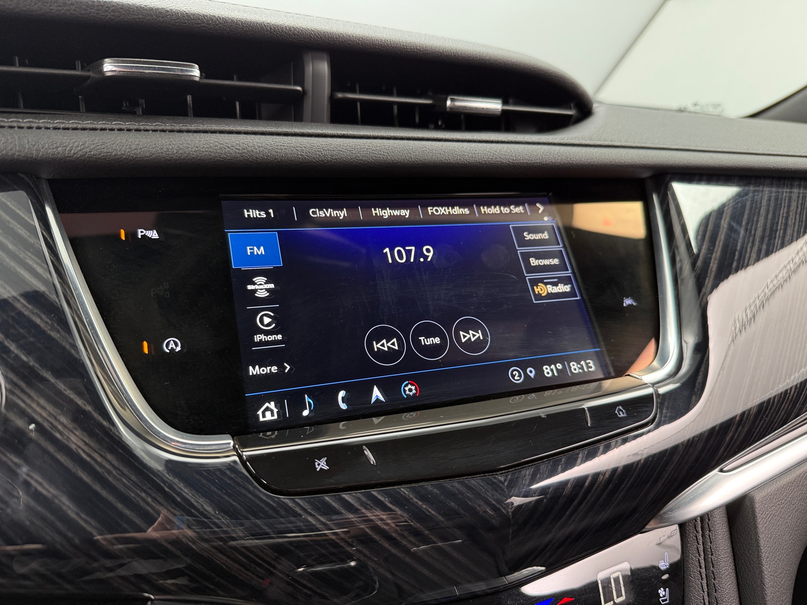 Thumbnail: 2025 Cadillac XT6 - 3