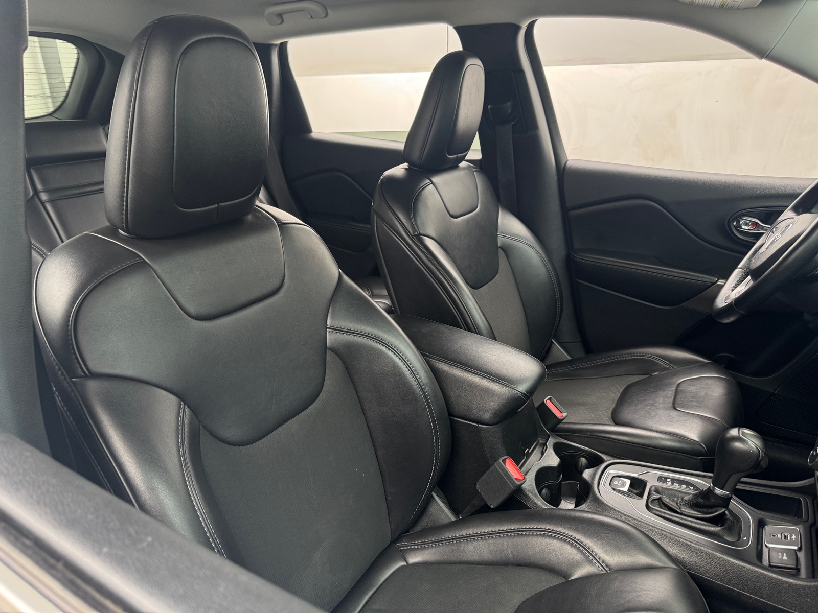 Thumbnail: 2019 Jeep Cherokee - 2
