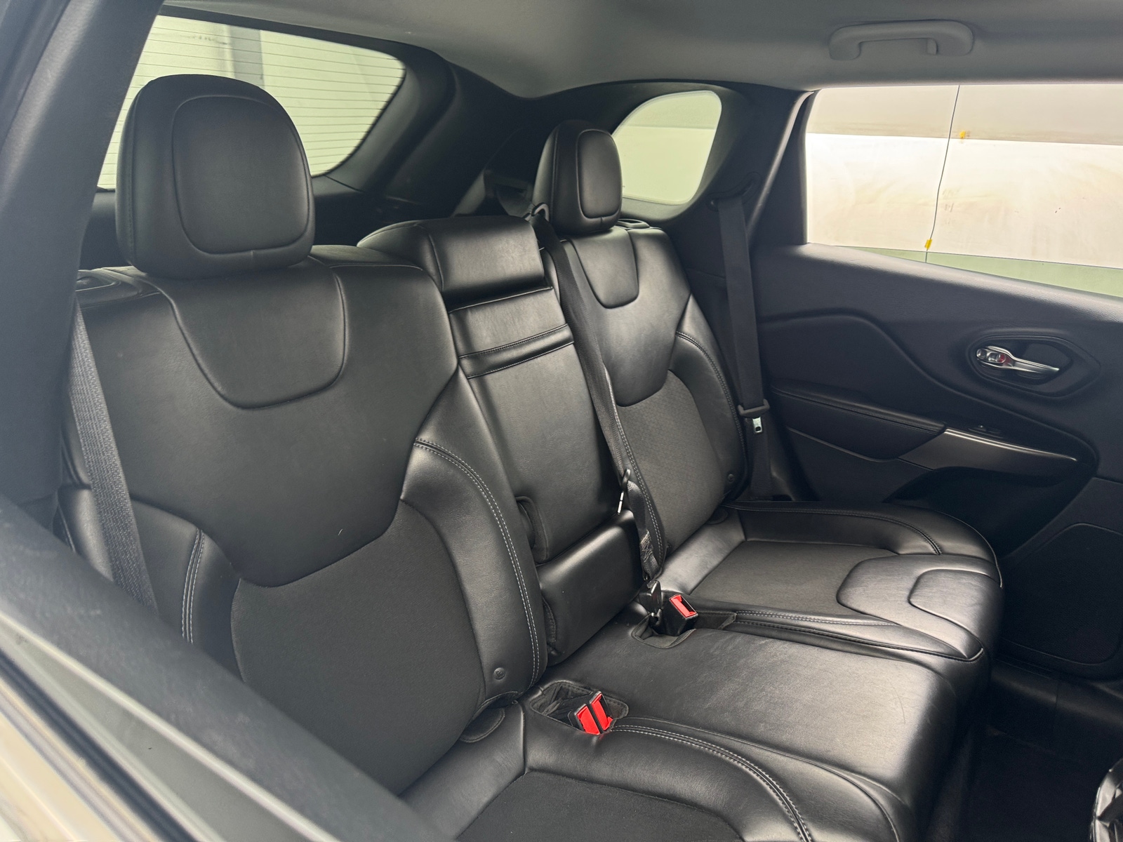 Thumbnail: 2019 Jeep Cherokee - 6