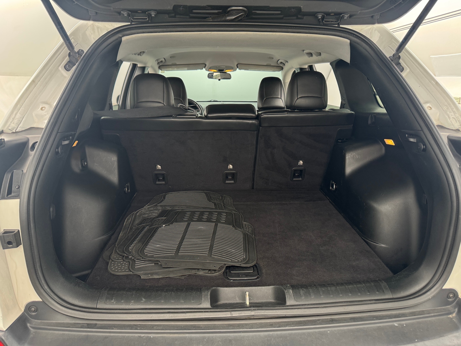Thumbnail: 2019 Jeep Cherokee - 7