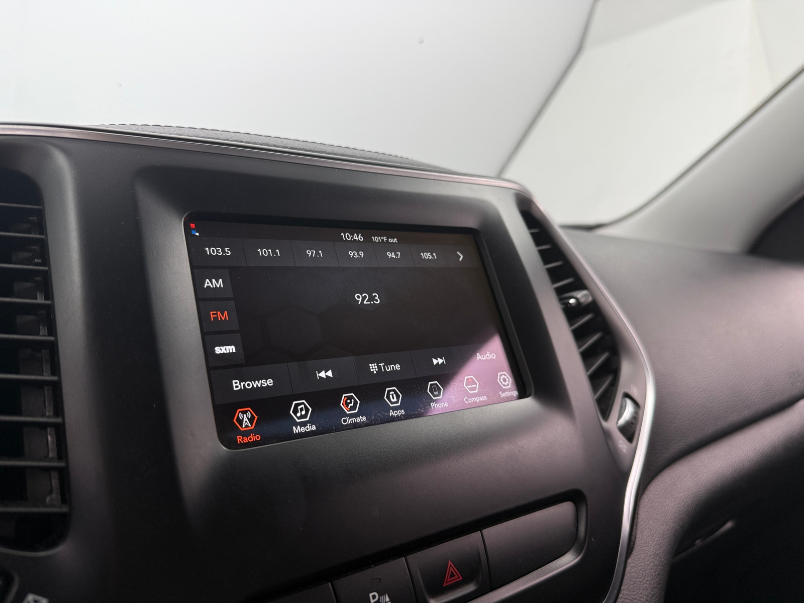 Thumbnail: 2019 Jeep Cherokee - 4