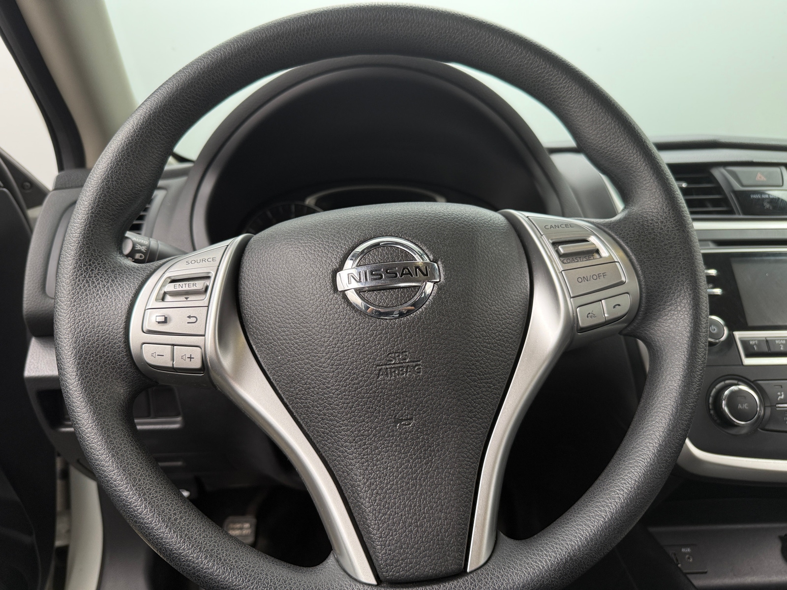 Thumbnail: 2017 Nissan Altima - 5