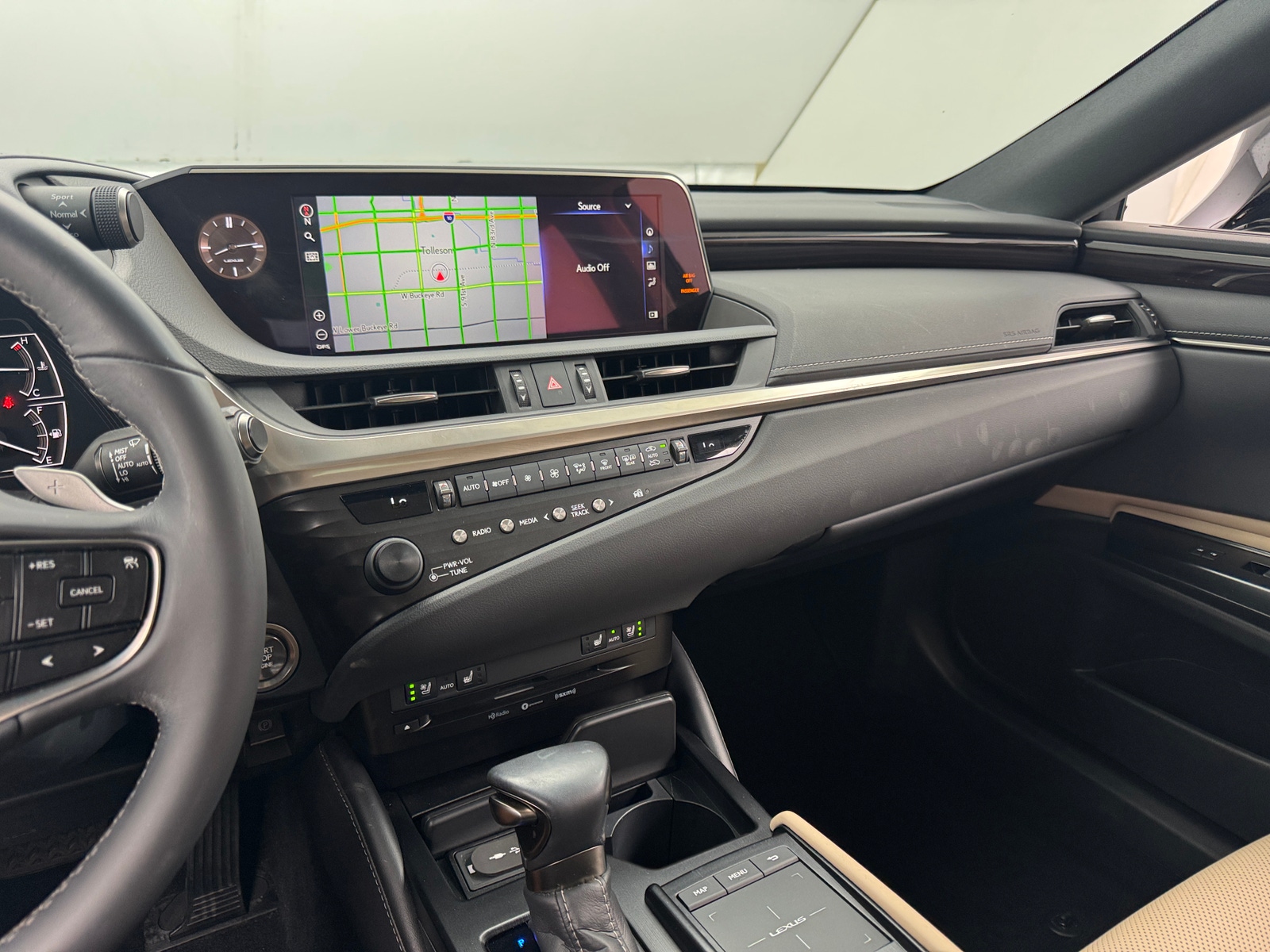 Thumbnail: 2020 Lexus ES - 3