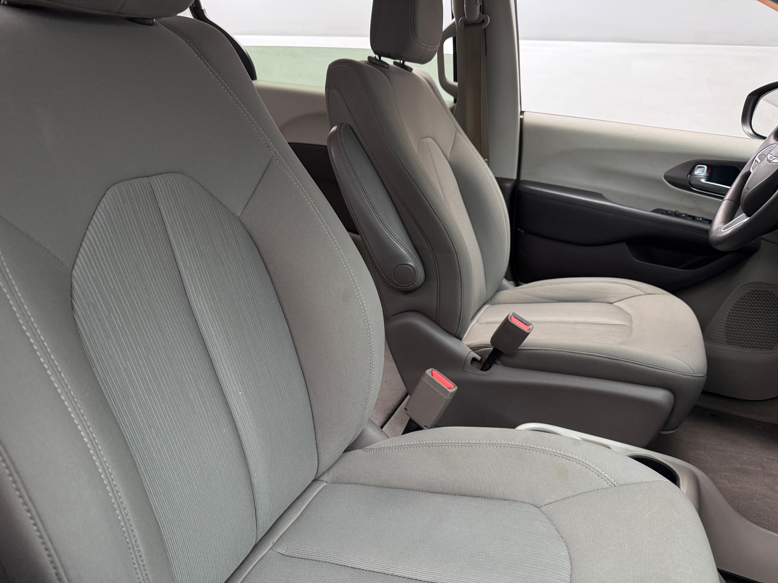 Thumbnail: 2017 Chrysler Pacifica - 2