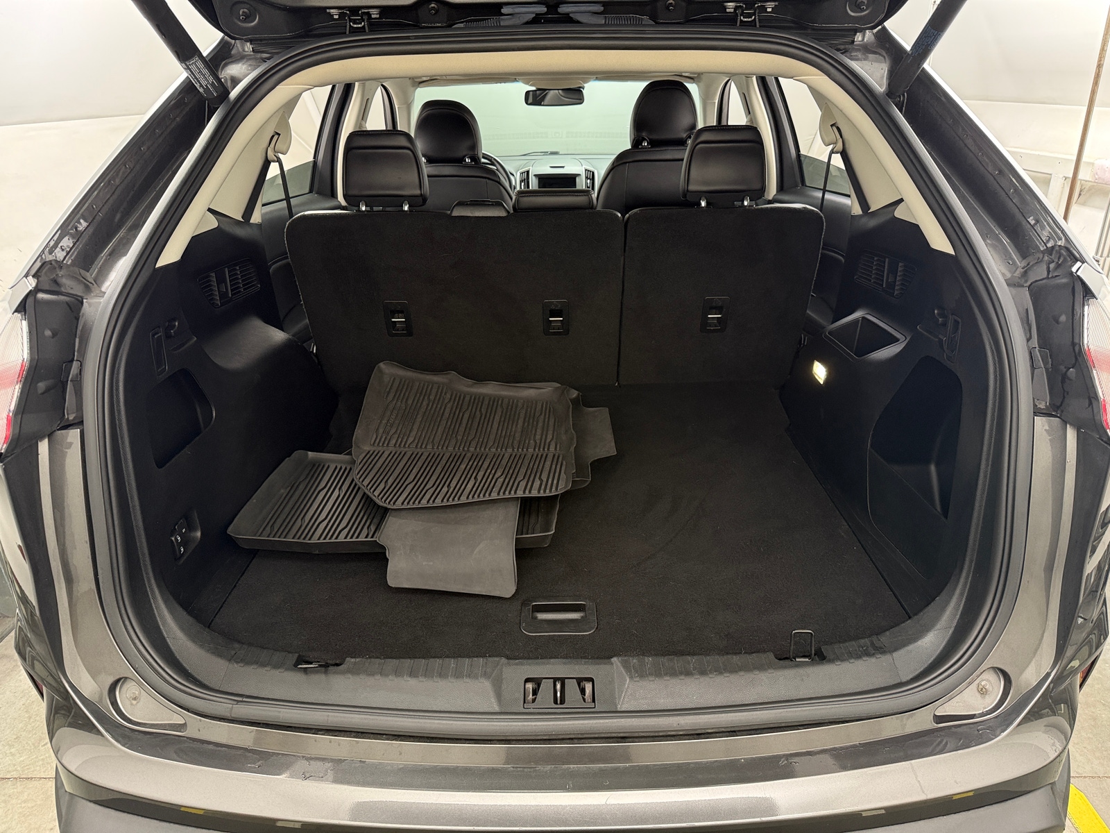 Thumbnail: 2019 Ford Edge - 7