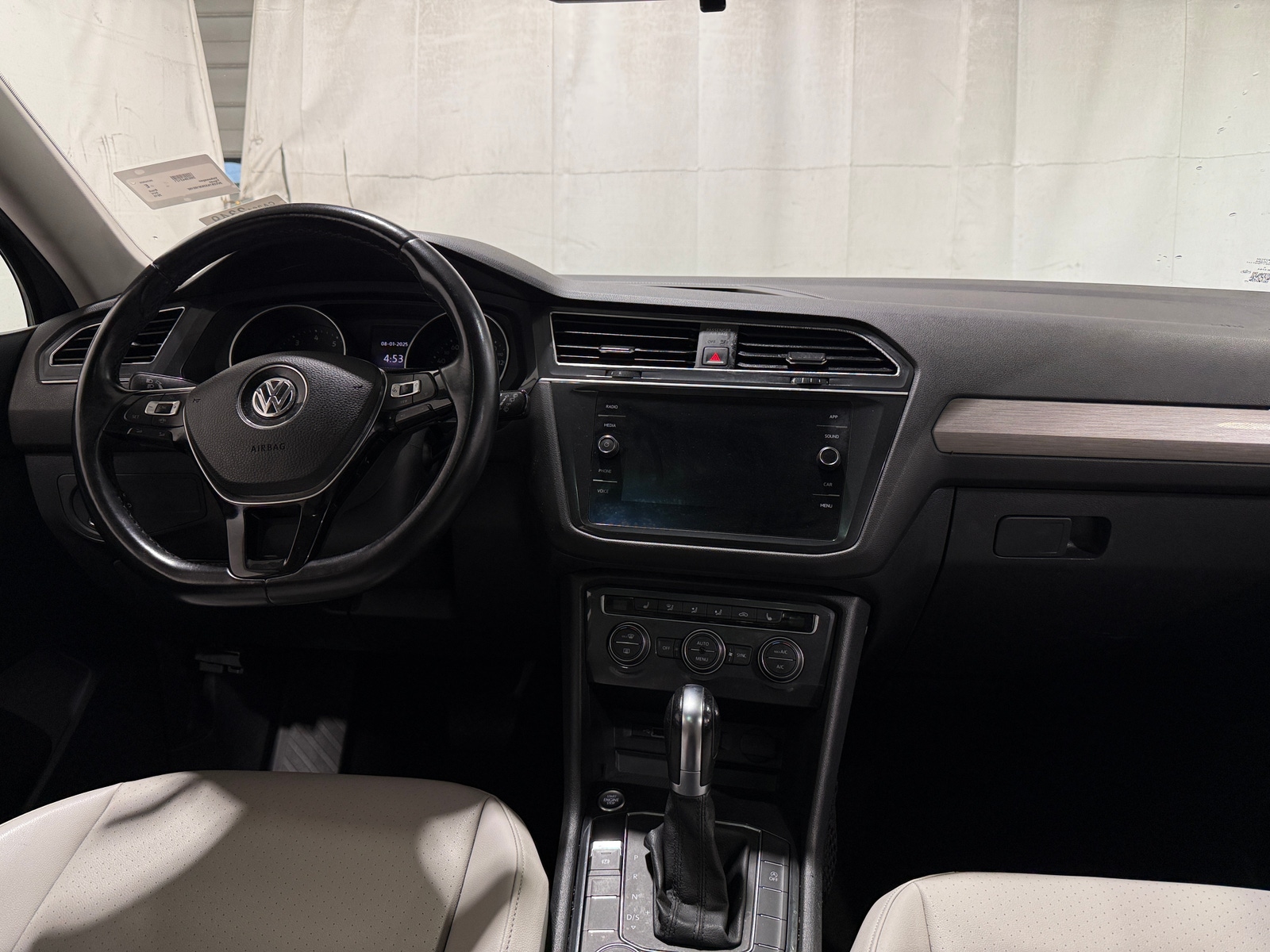 Thumbnail: 2019 Volkswagen Tiguan - 2