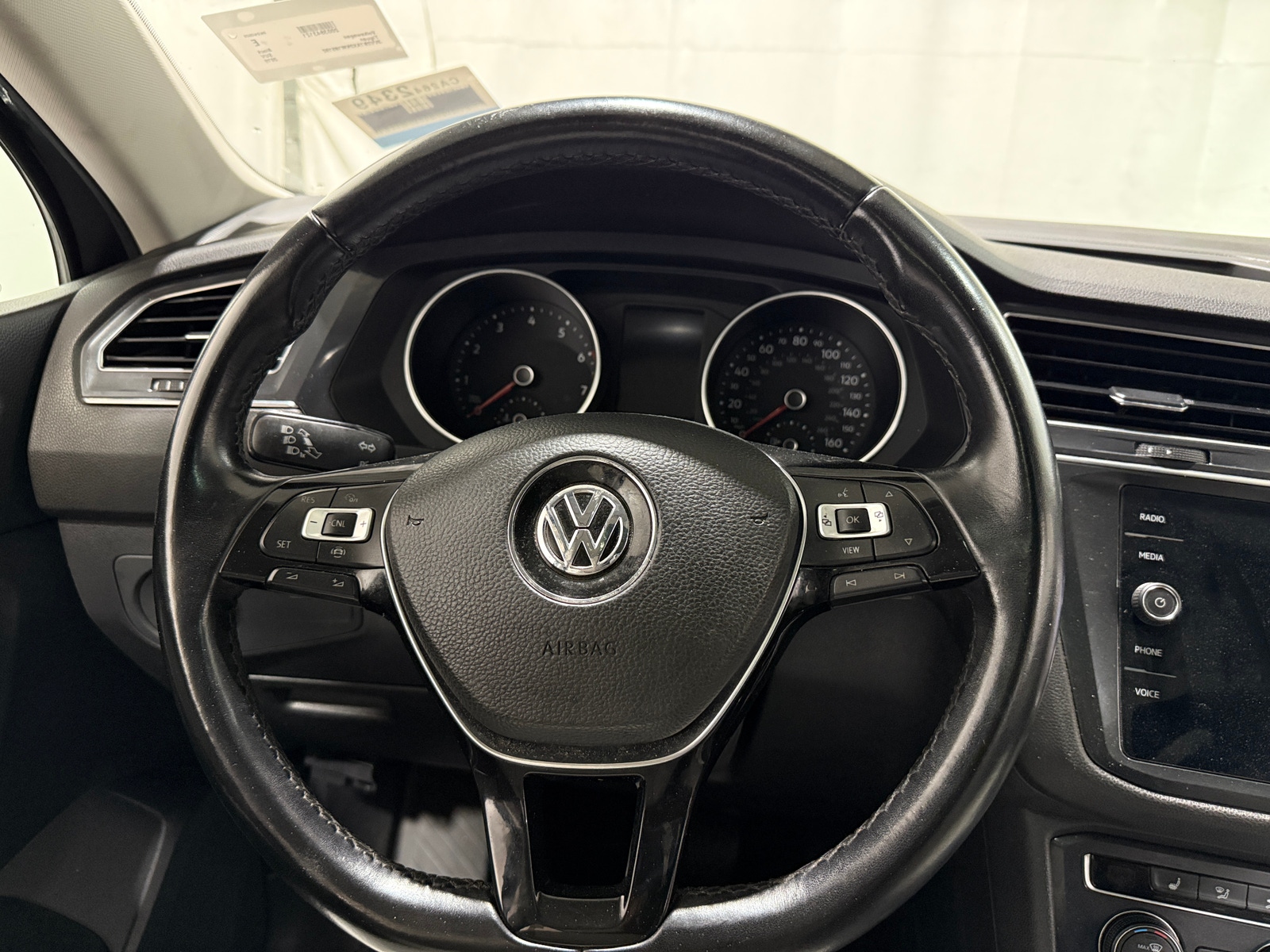 Thumbnail: 2019 Volkswagen Tiguan - 4