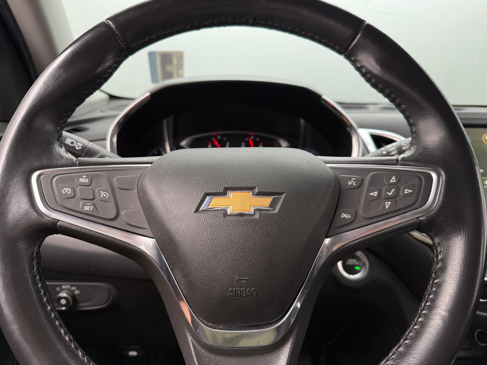 Thumbnail: 2019 Chevrolet Equinox - 5