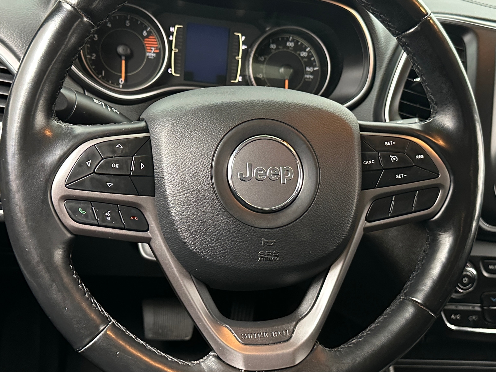 Thumbnail: 2020 Jeep Cherokee - 5