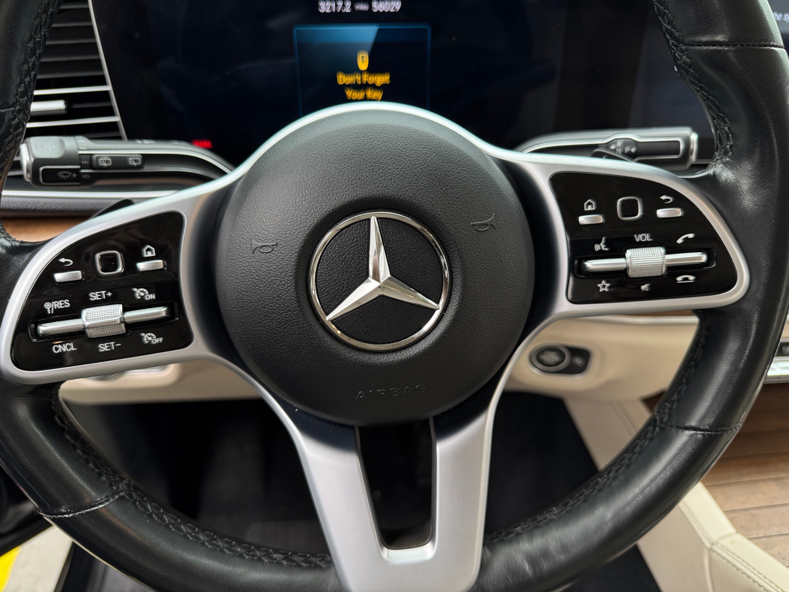 Thumbnail: 2021 Mercedes-Benz GLE - 4