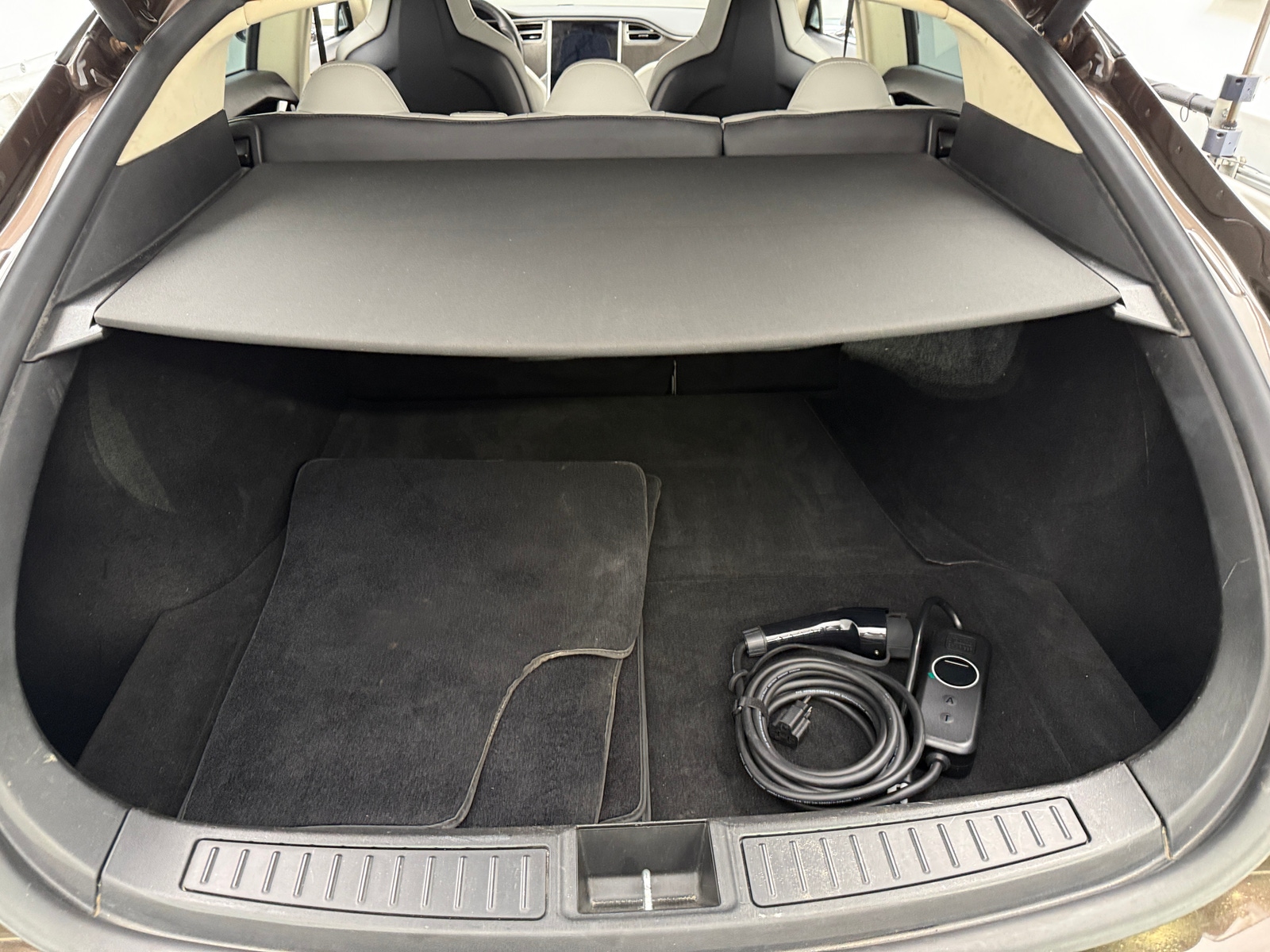 Thumbnail: 2014 Tesla Model S - 6