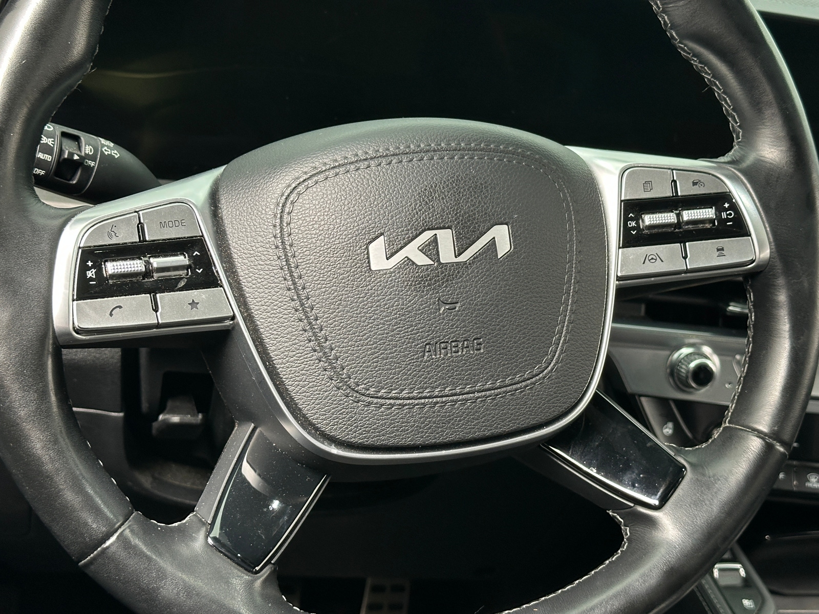 Thumbnail: 2023 Kia Telluride - 4